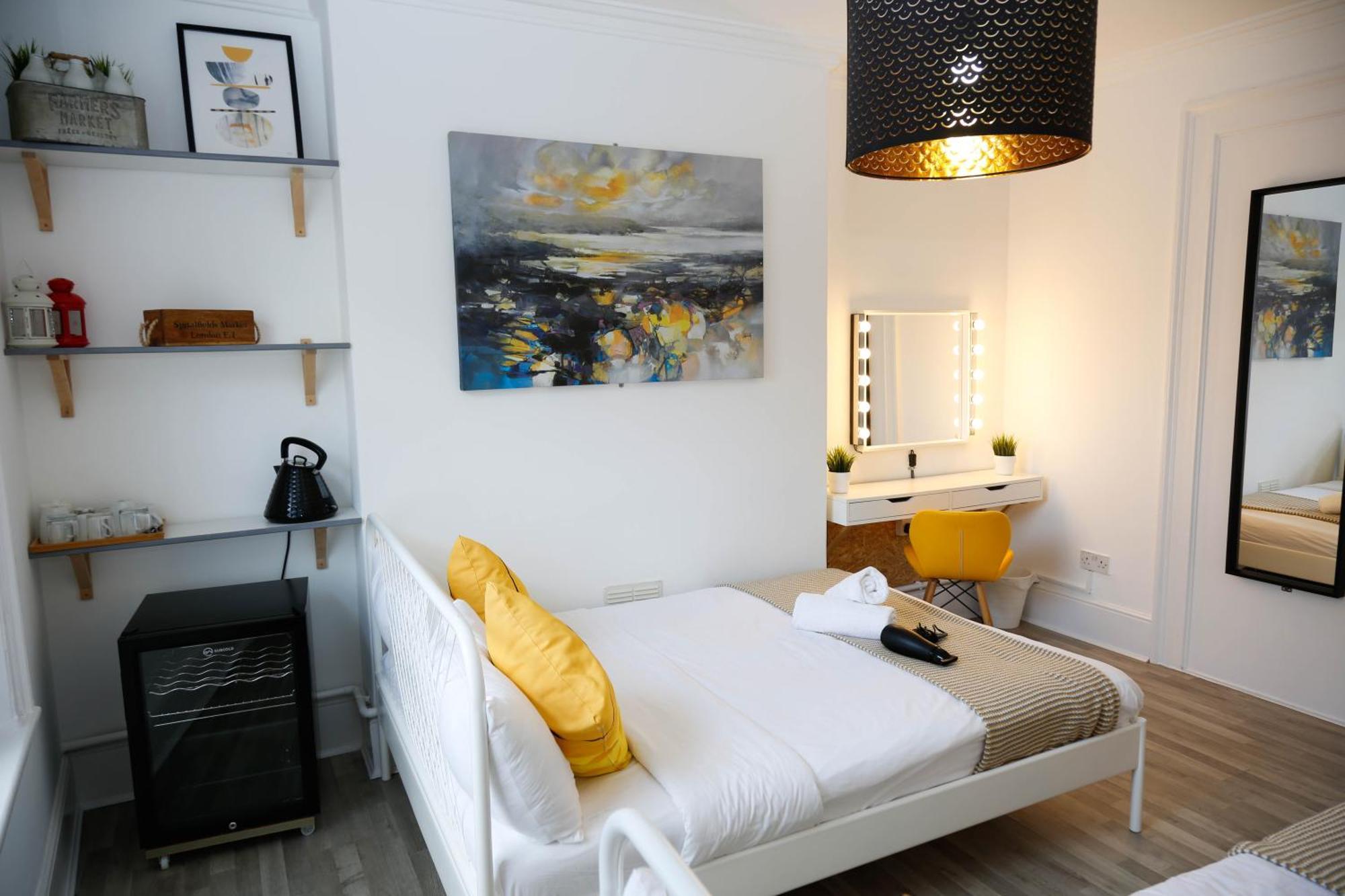 Stylish Rooms 1-Minute Walk To Camden Town Metro, Shops, Cafes, Bars & Restaurants With Shared Bathrooms Лондон Екстер'єр фото